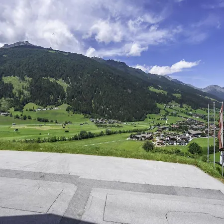 Apartment In Near Lift Neustift im Stubaital
